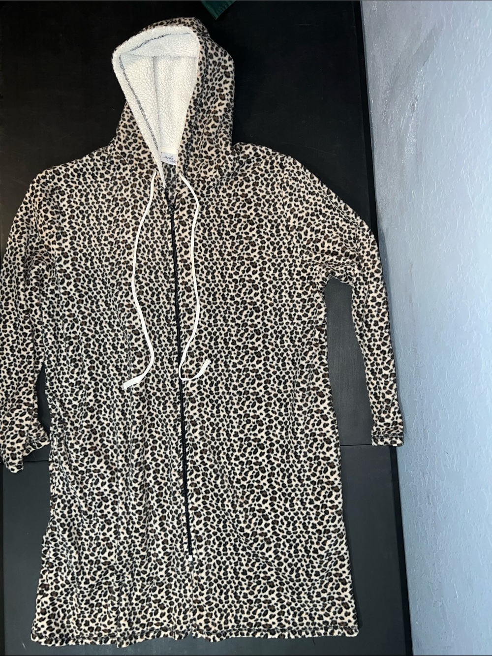 Leopard Print Hooded Robe Full Zip with Pockets